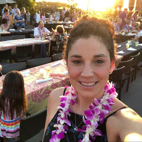 Meet your Posher, Cynthia - Picture 2 of 4